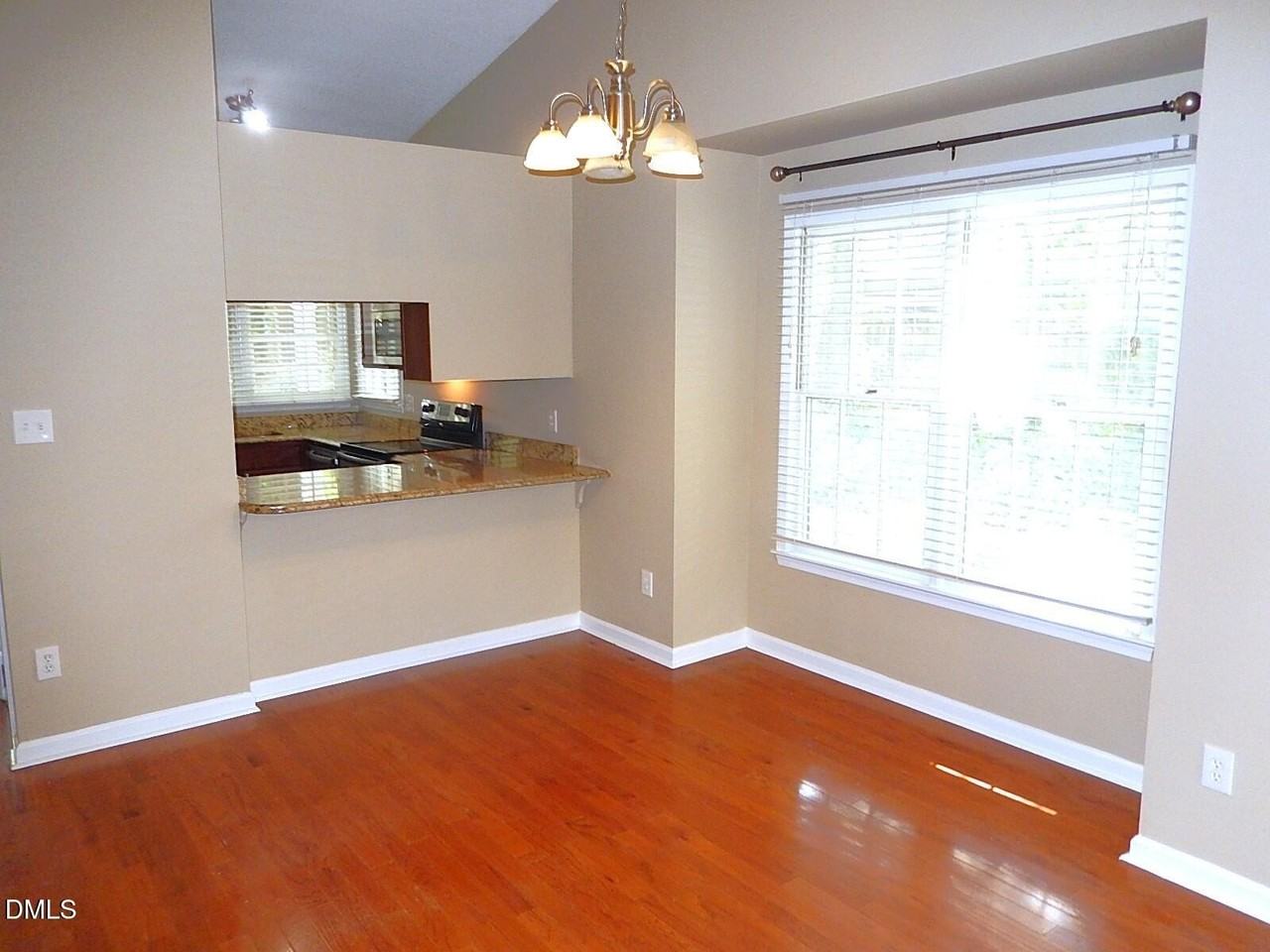 4301 Bona Ct - Photo 5 of 20