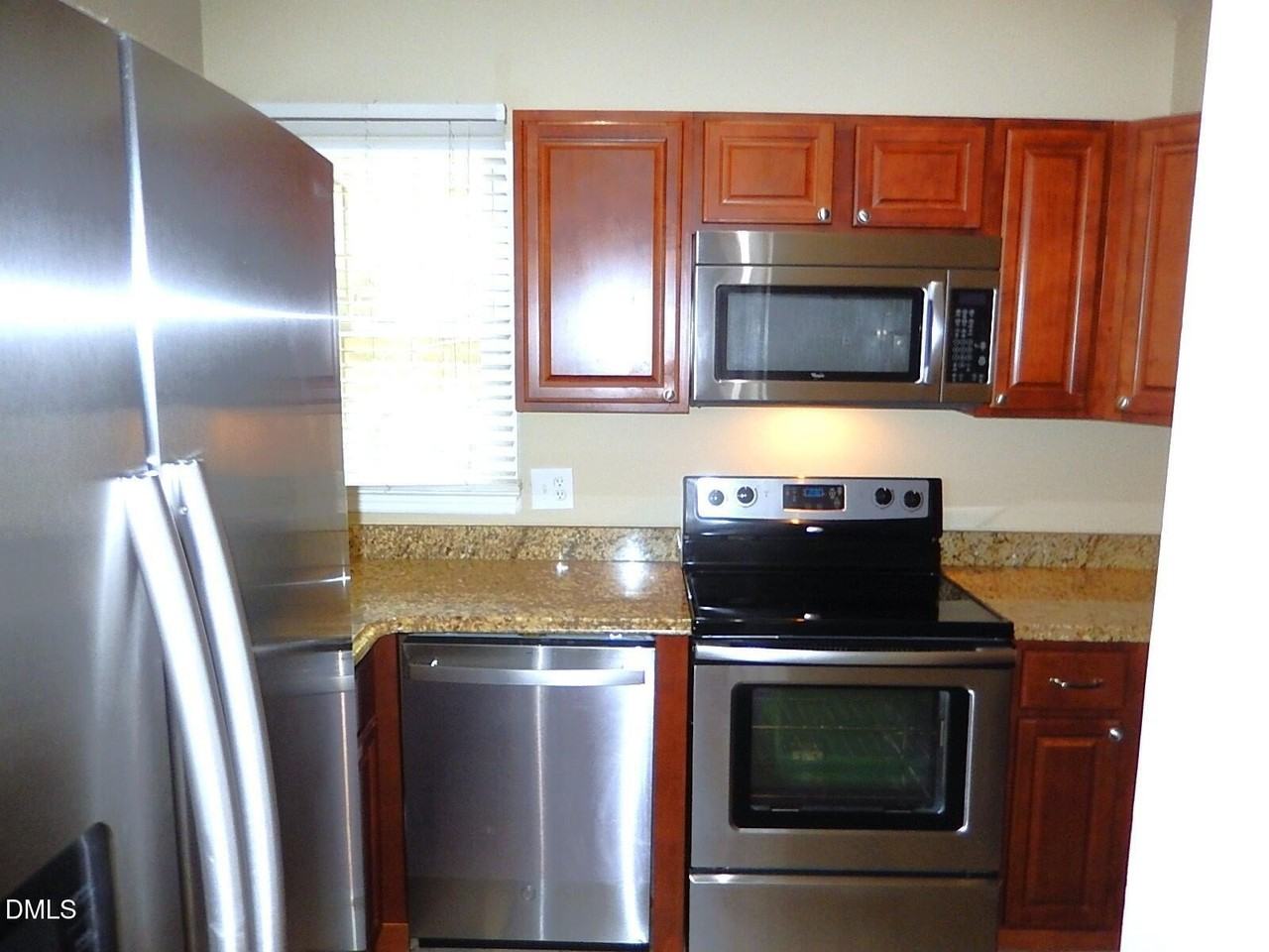 4301 Bona Ct - Photo 6 of 20