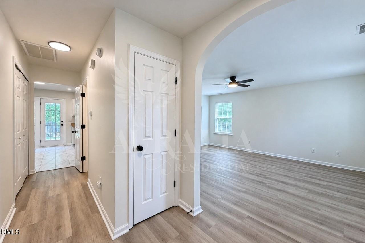 103 Doves Haven Dr - Photo 4 of 50