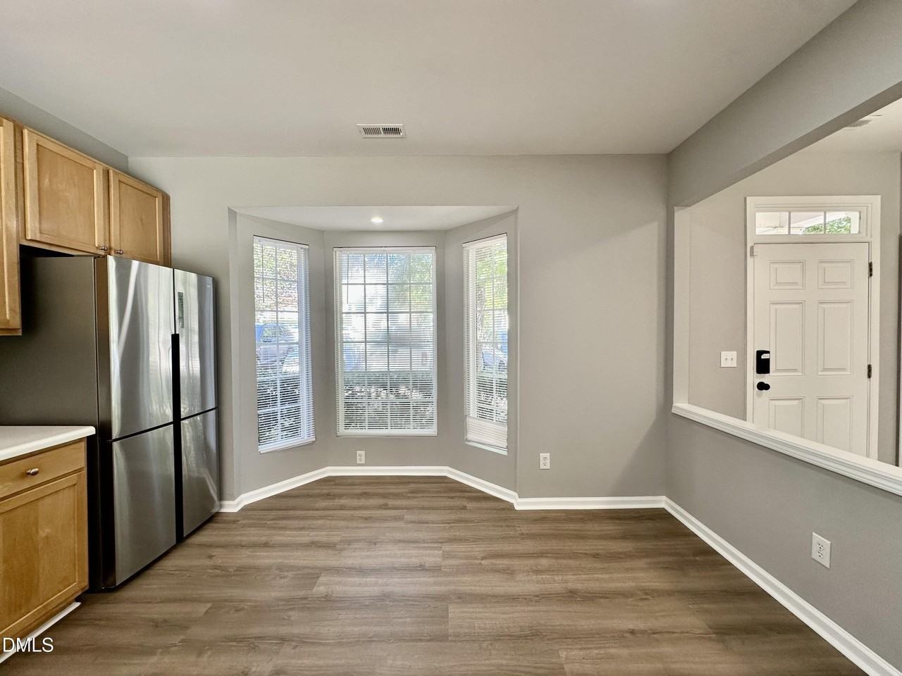 208 Walnut Woods Dr - Photo 5 of 23