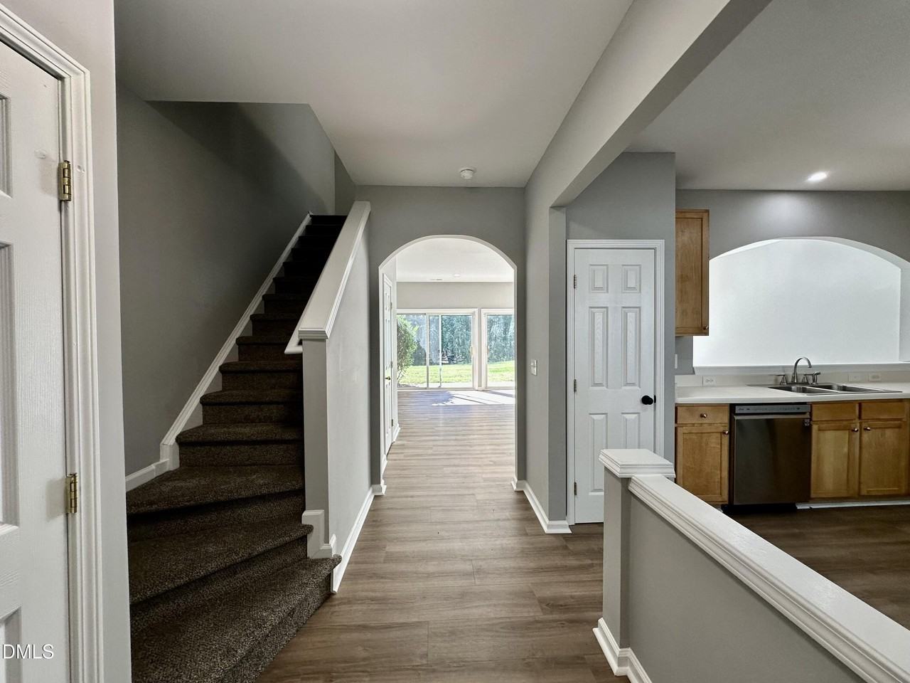 208 Walnut Woods Dr - Photo 6 of 23