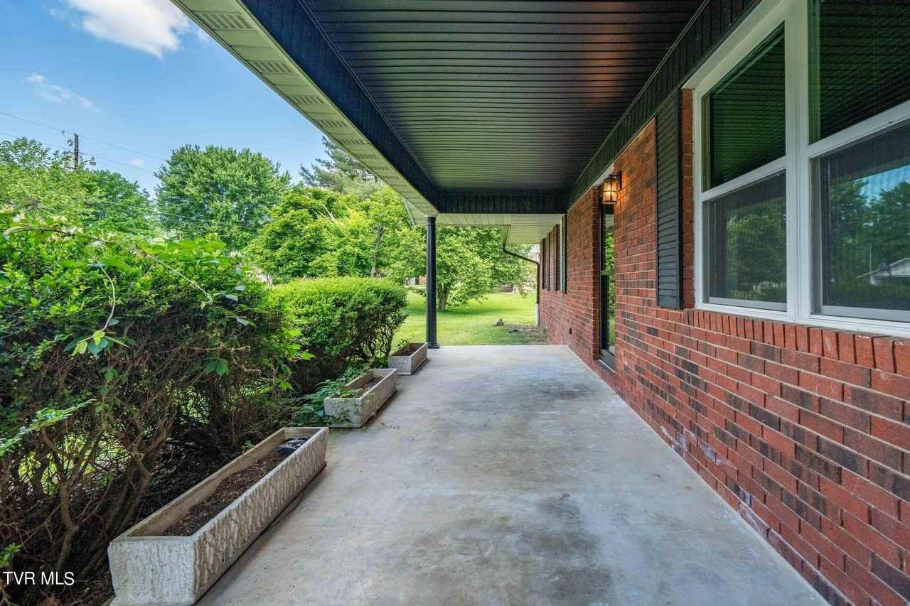 2122 Monta Clark St - Photo 3 of 28