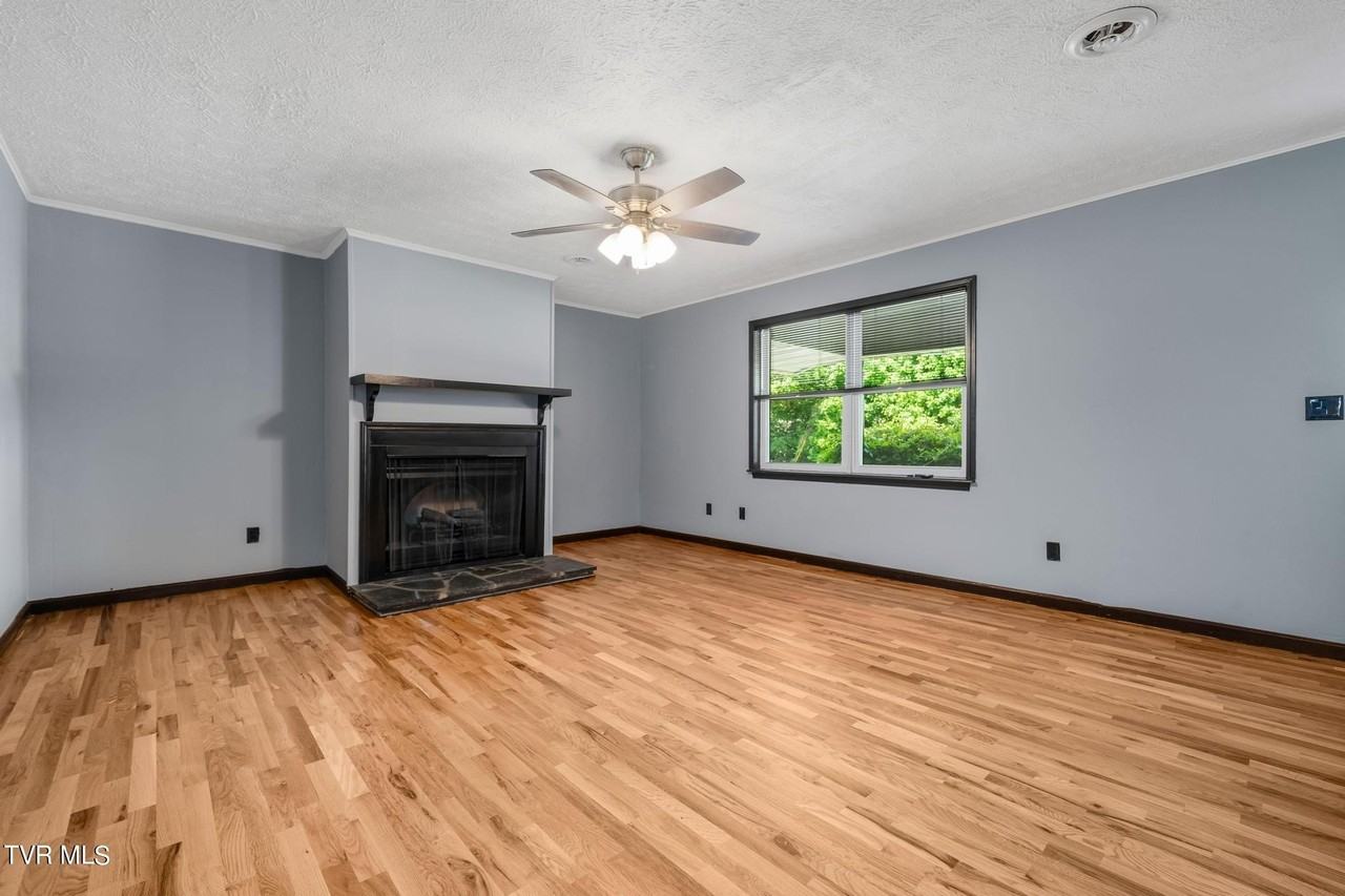 2122 Monta Clark St - Photo 6 of 28