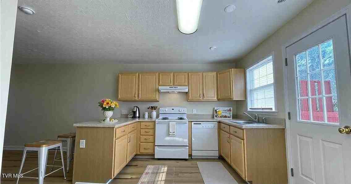 801 Magnolia Ext #8 - Photo 3 of 9