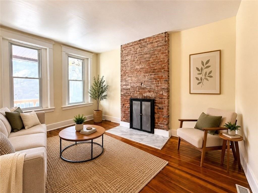 2406 Wurzell Ave - Photo 5 of 8
