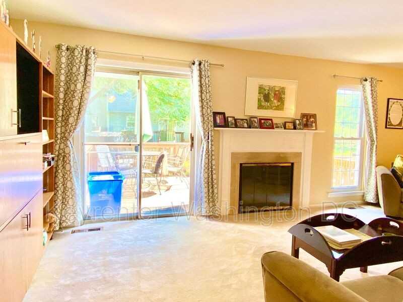 4403 Cannes Ln - Photo 4 of 27