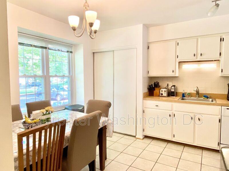 4403 Cannes Ln - Photo 6 of 27