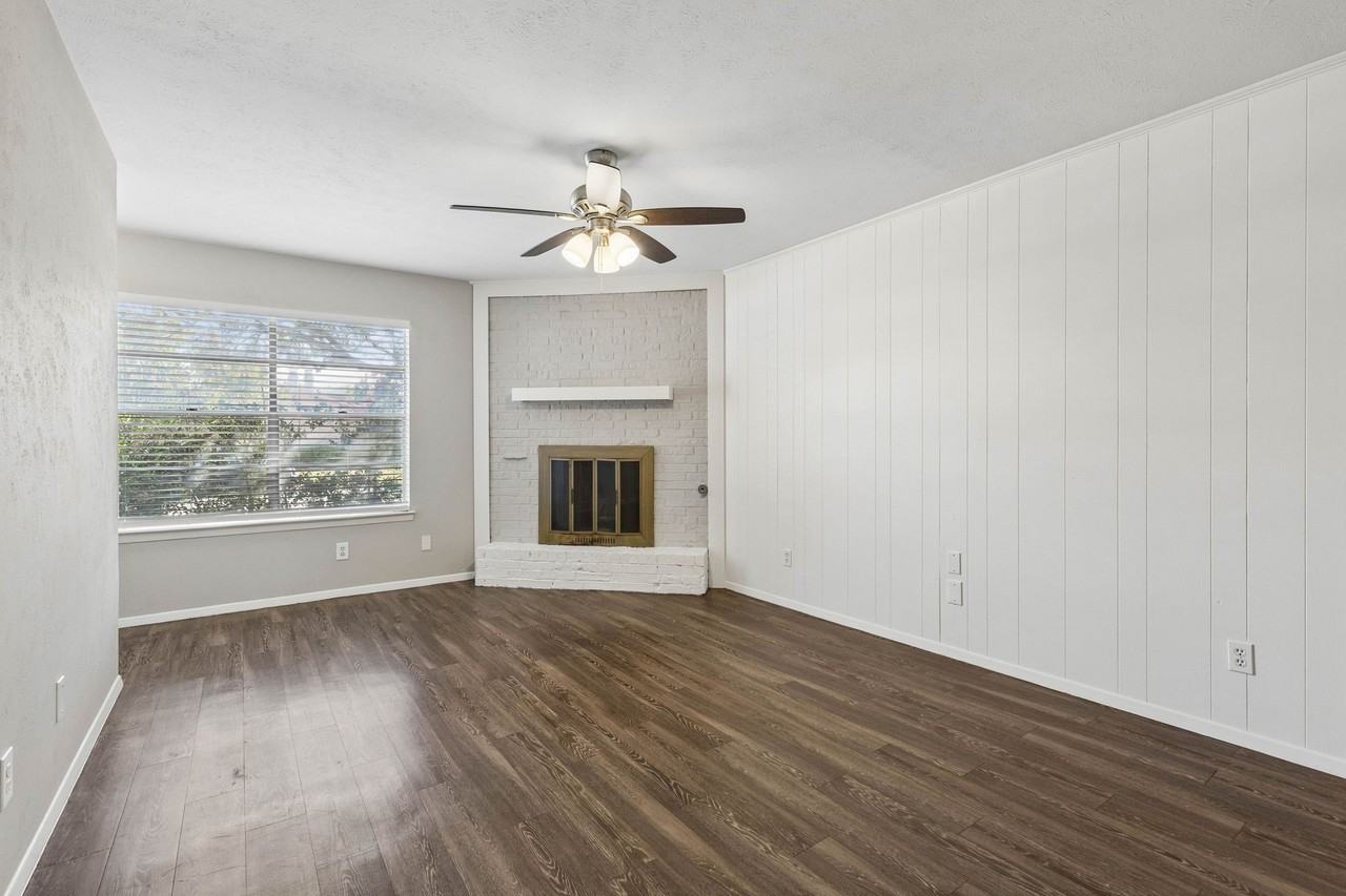 2413 Woodoak Ct - Photo 5 of 37