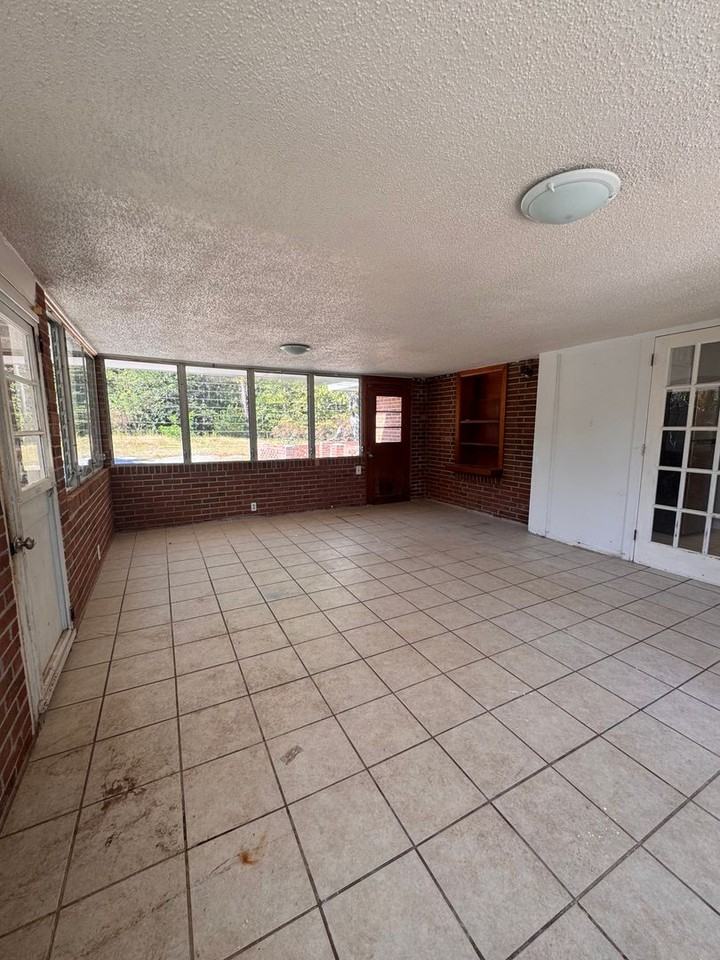 116 Seminole Dr - Photo 2 of 30