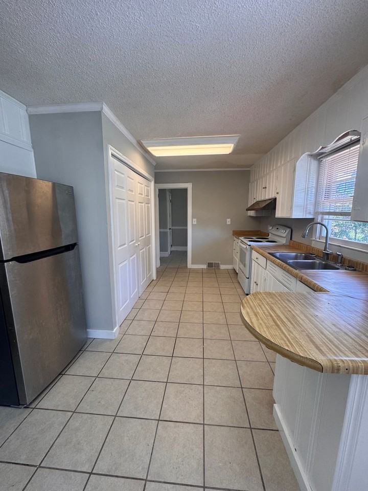 116 Seminole Dr - Photo 7 of 30
