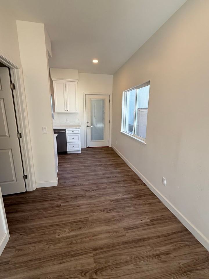 Alpine Townhomes - Photo 4 of 19