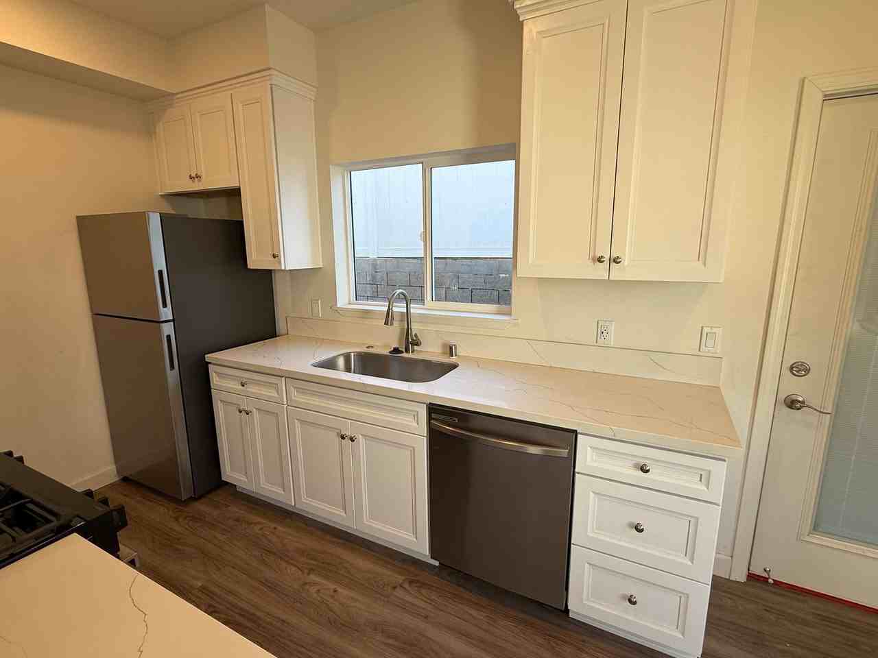 Alpine Townhomes - Photo 5 of 19