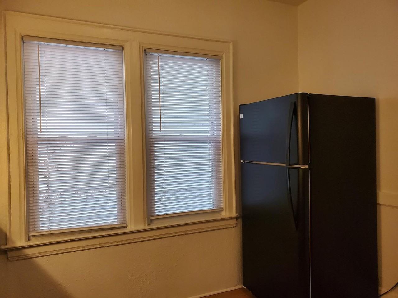 2425 N Cramer St - Photo 7 of 10