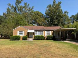 featured image of 826 Monterey St