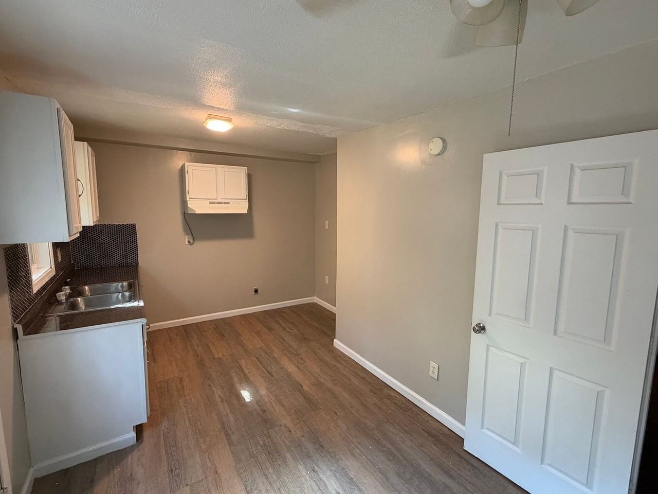 826 Monterey St - Photo 3 of 15