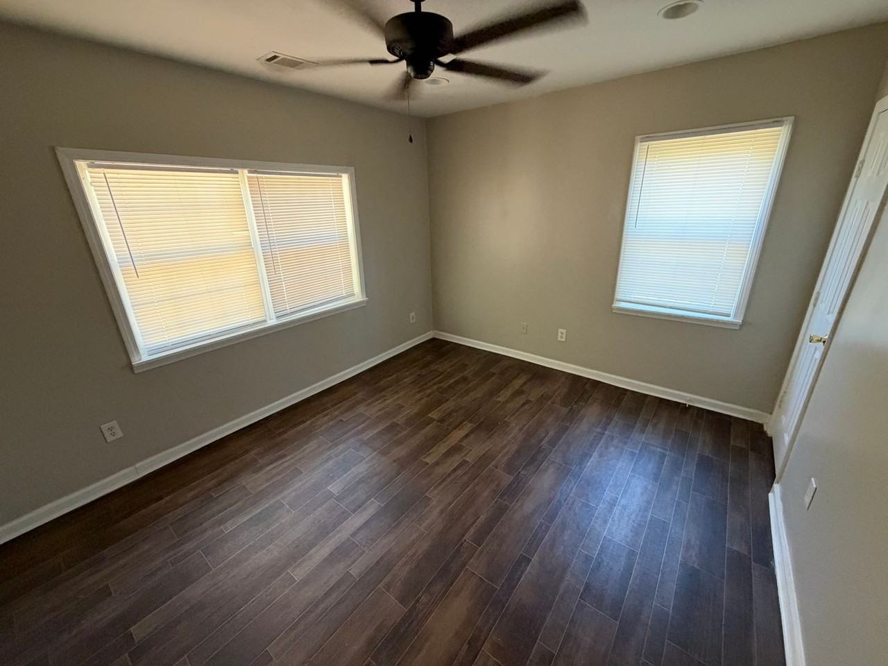 2442 Glenn St - Photo 4 of 8