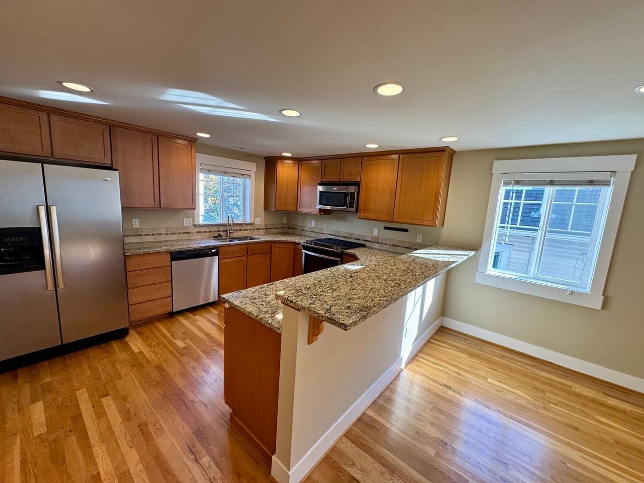313 27th Ave S - Photo 3 of 37