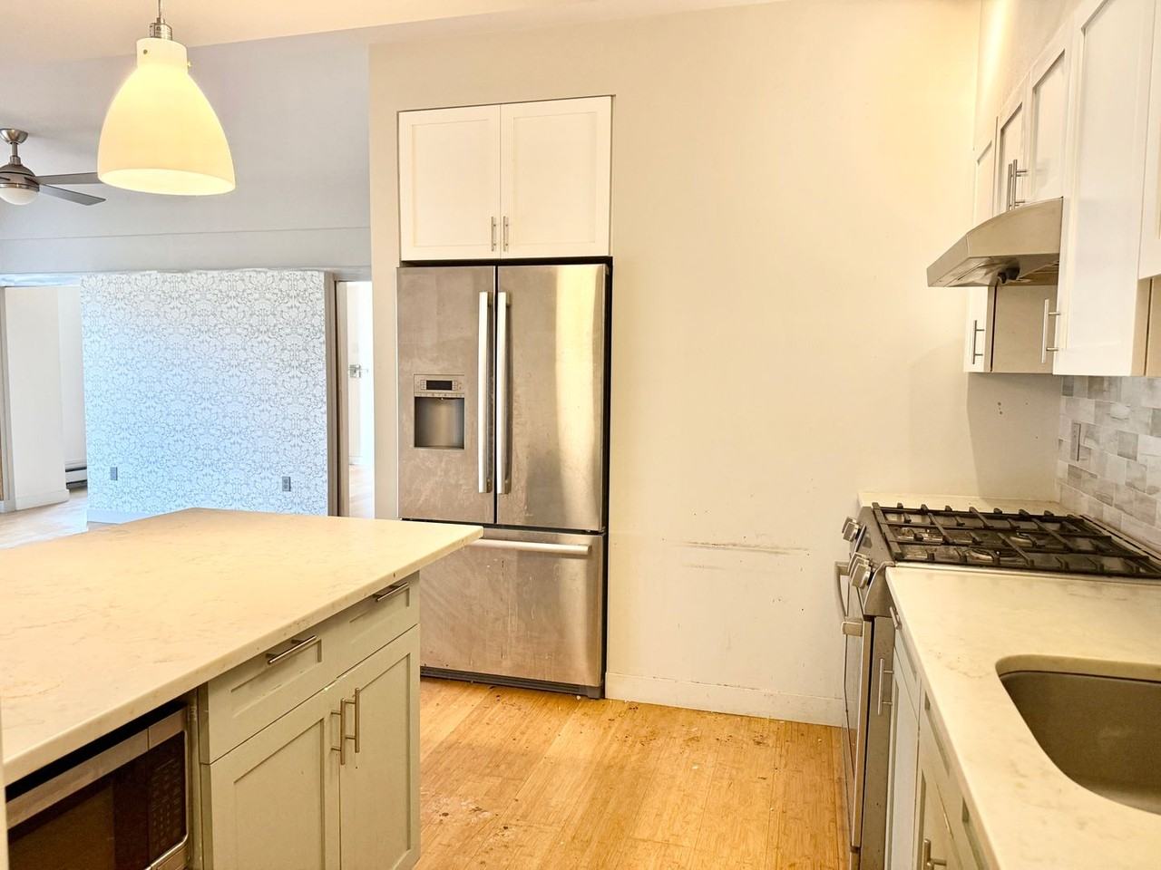 21 Chestnut St #504 - Photo 2 of 33