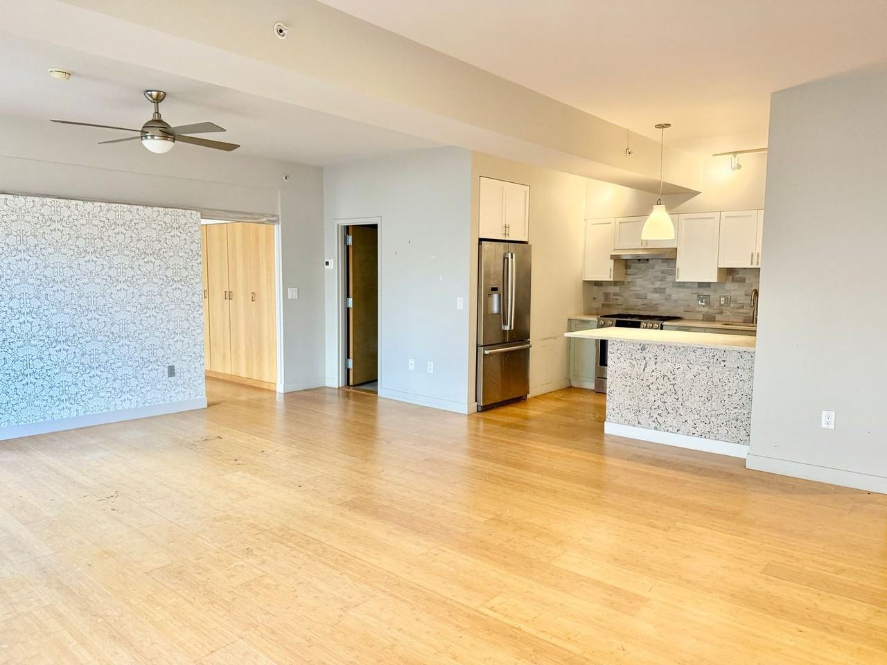 21 Chestnut St #504 - Photo 3 of 33