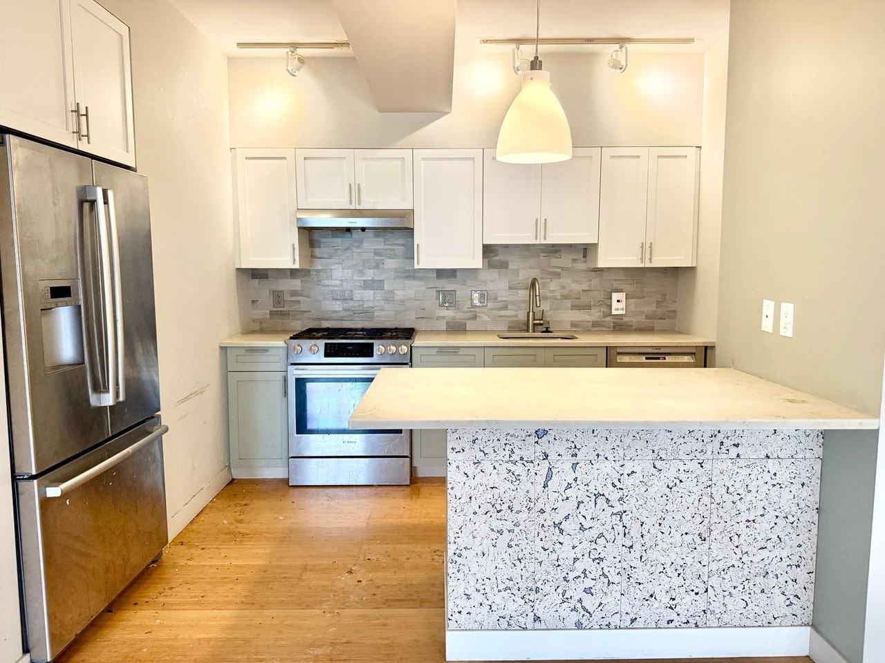 21 Chestnut St #504 - Photo 4 of 33
