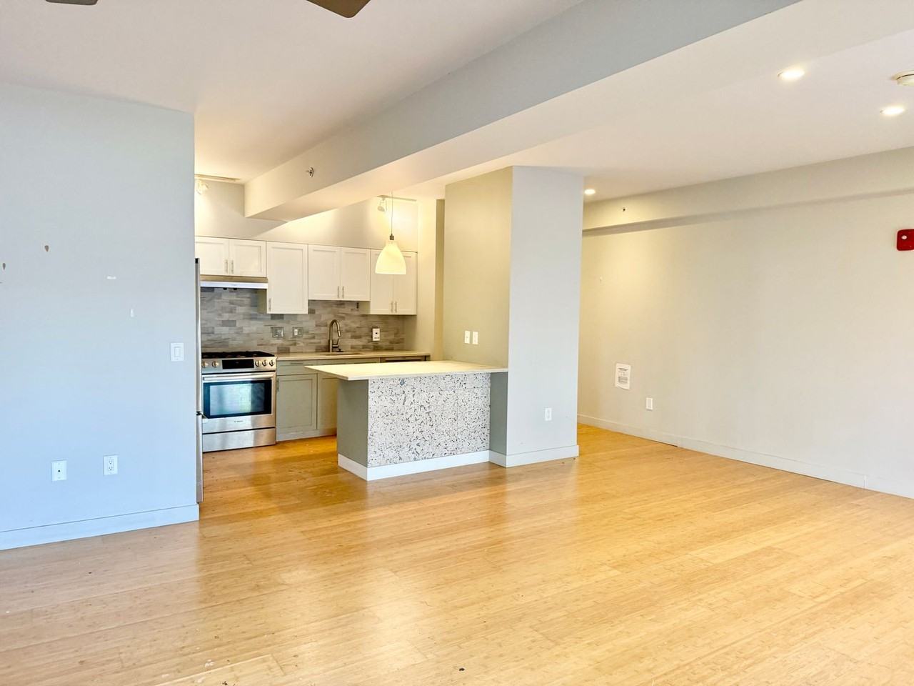 21 Chestnut St #504 - Photo 5 of 33