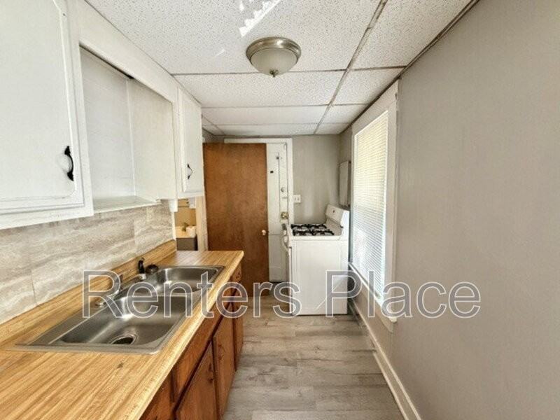517 S 40th West Ave Unit B - Photo 7 of 8