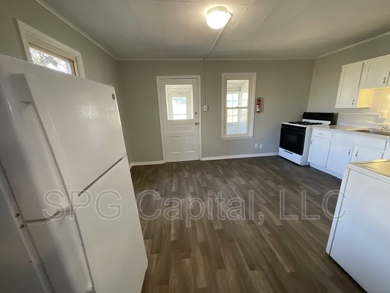 48 3rd St - Photo 3 of 10