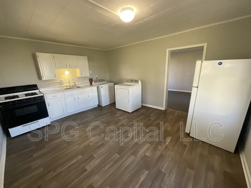 48 3rd St - Photo 4 of 10