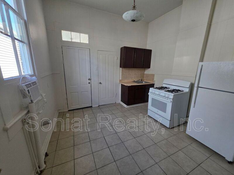 3007 Iberville St - Photo 5 of 8