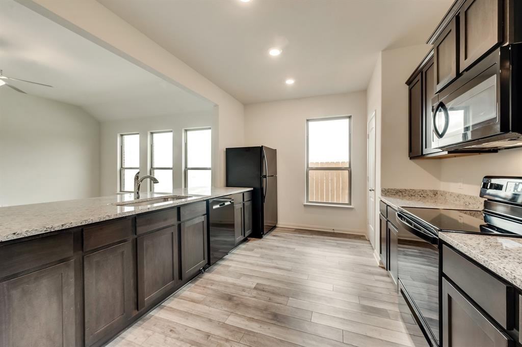 721 Arlington Park Ct #721 - Photo 7 of 9