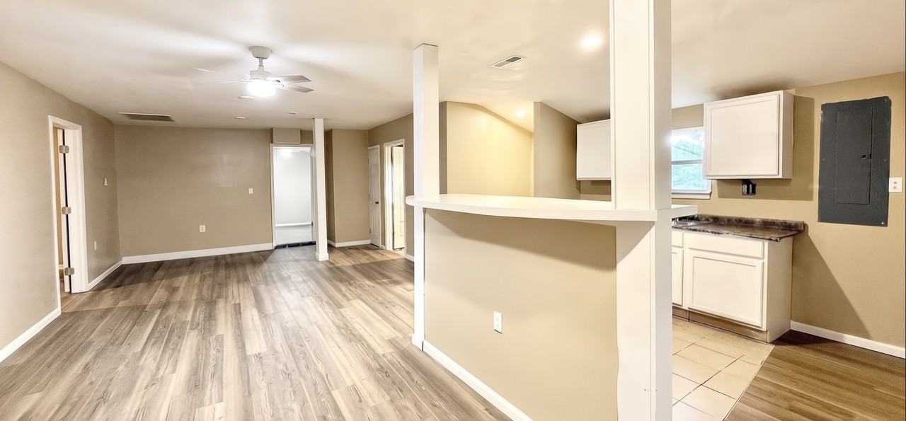 1435 Cherry Ave - Photo 3 of 10
