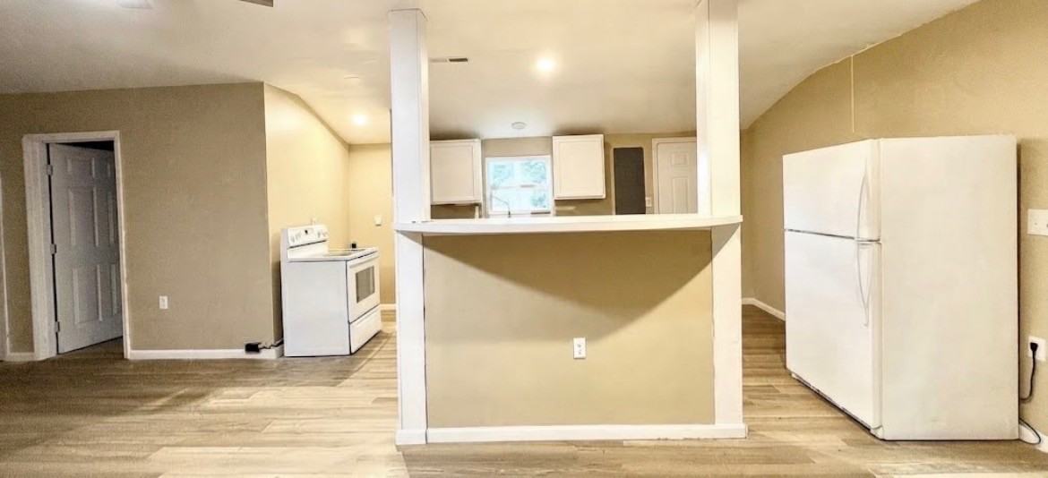 1435 Cherry Ave - Photo 6 of 10