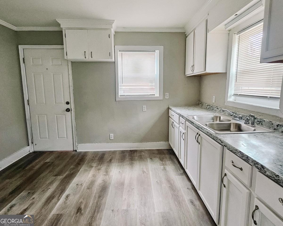 4369 Azalea Dr - Photo 4 of 8