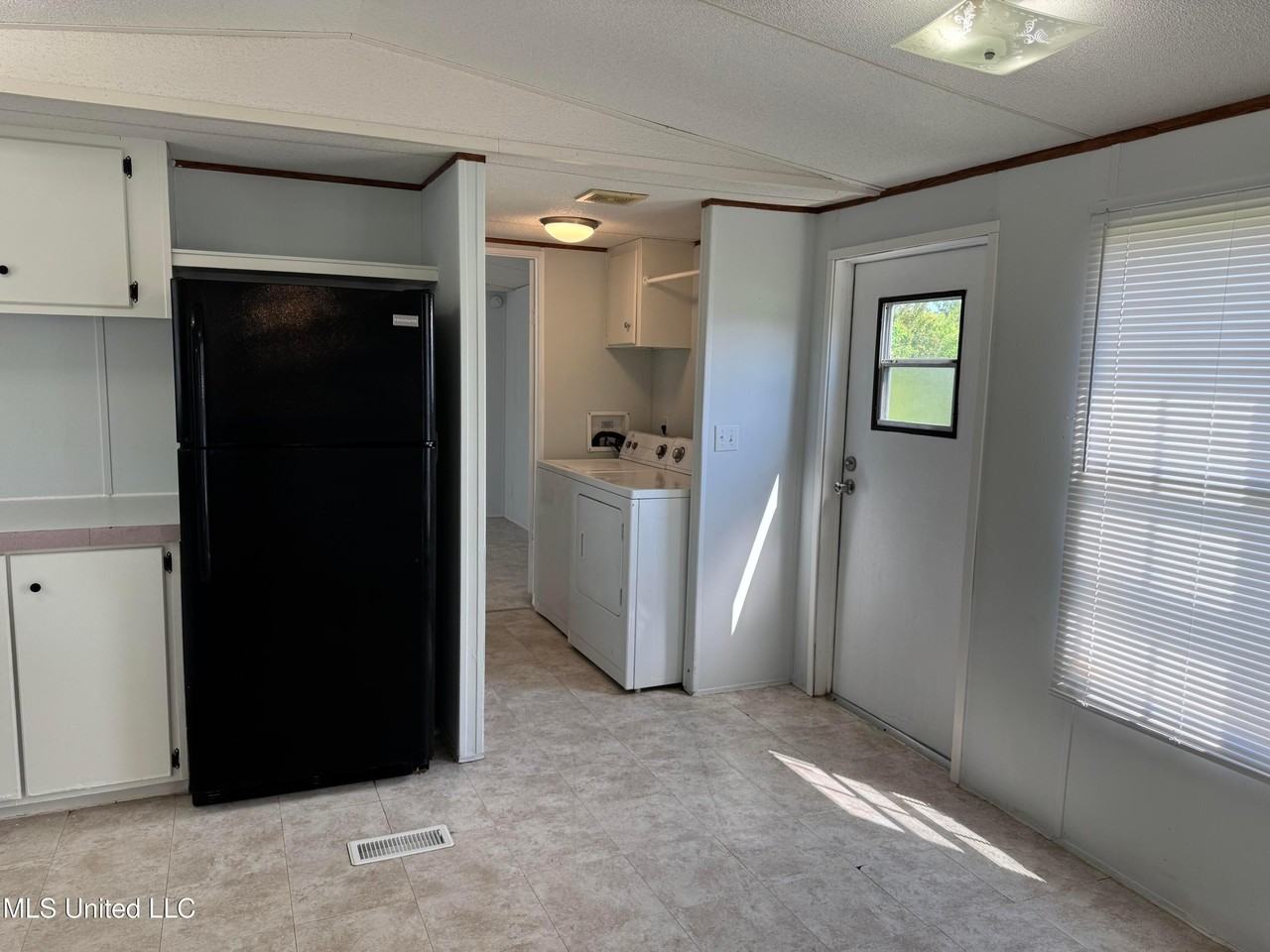 17481 Orange Grove Rd - Photo 3 of 14