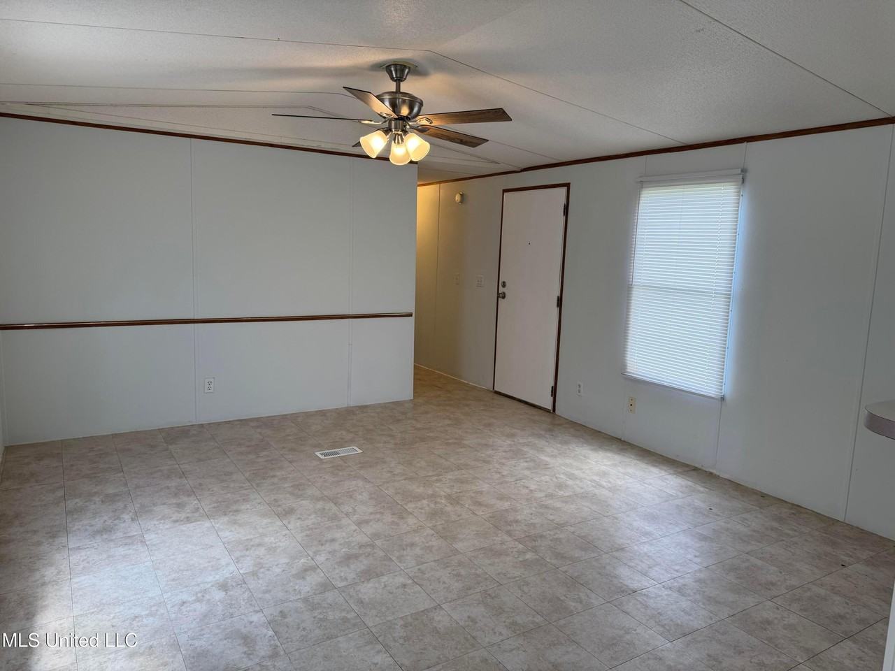 17481 Orange Grove Rd - Photo 4 of 14