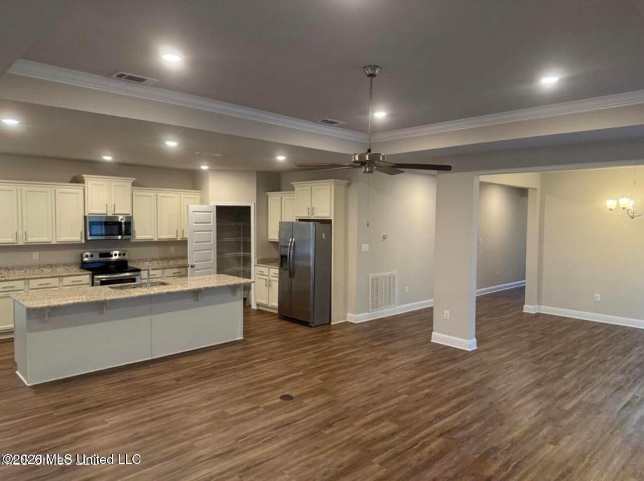 9094 River Birch Dr - Photo 4 of 27