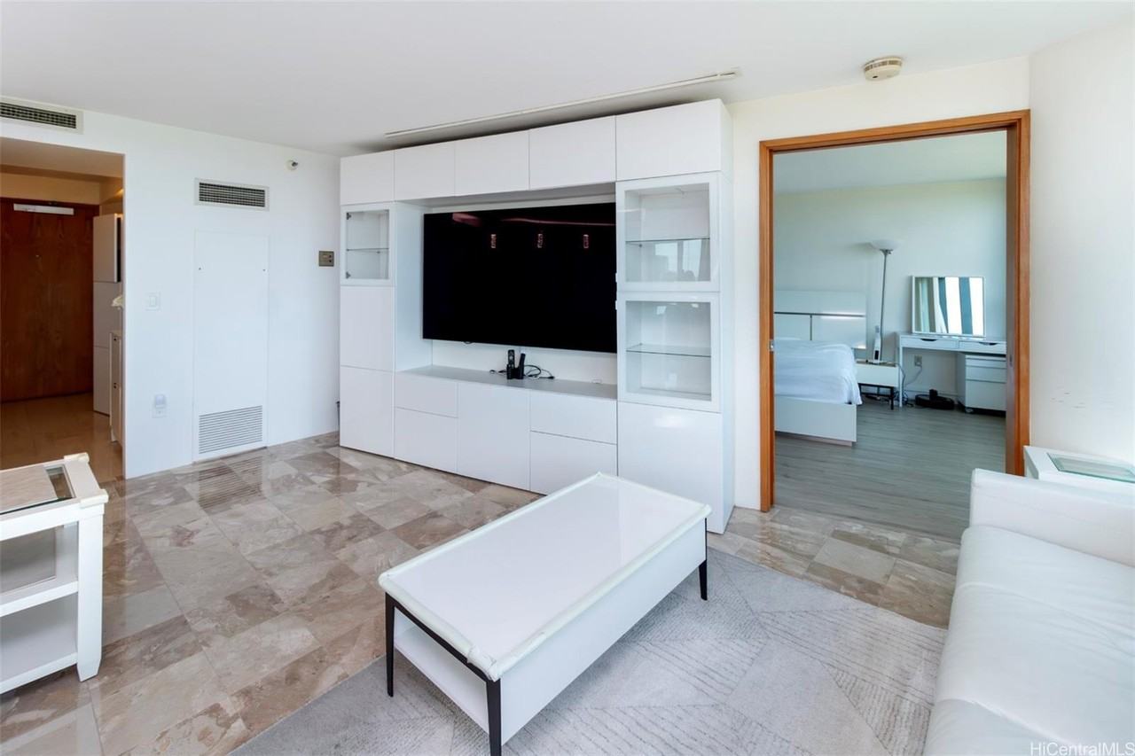 1330 Ala Moana Blvd #604 - Photo 4 of 25