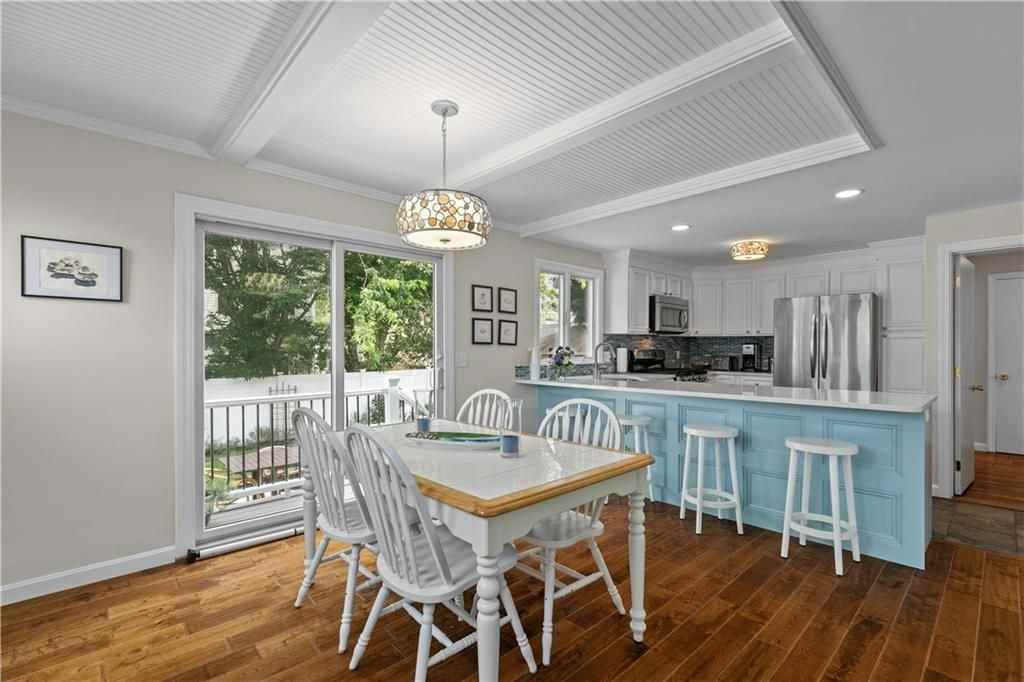 59 Berkley Ave - Photo 5 of 28