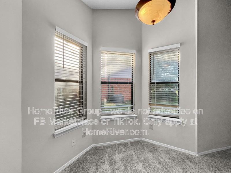1306 Wyndham Dr - Photo 5 of 20
