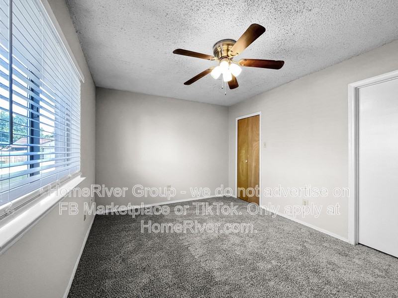 1306 Wyndham Dr - Photo 6 of 20