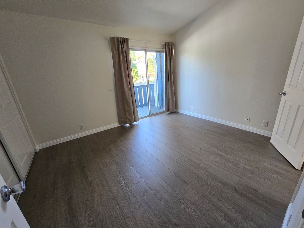 926 W Philadelphia St - Photo 5 of 11