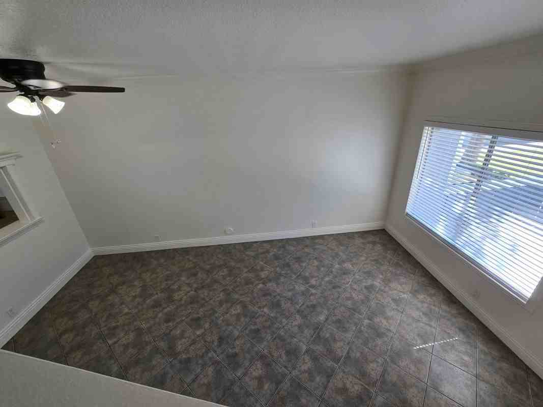 926 W Philadelphia St - Photo 6 of 11