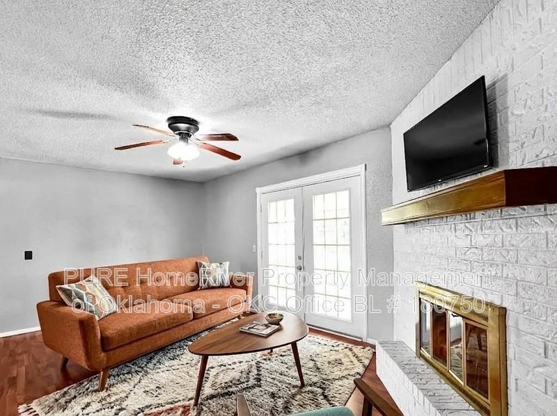 1029 Cambridge Dr - Photo 3 of 22