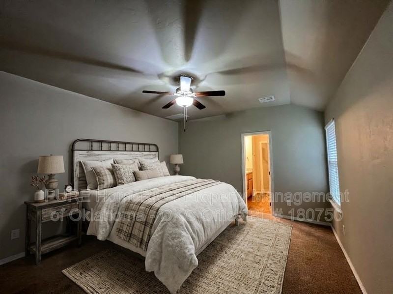 4712 River Mesa Dr - Photo 4 of 47