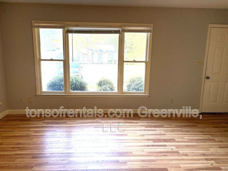 108 Red Wine Ct - Photo 2 of 13