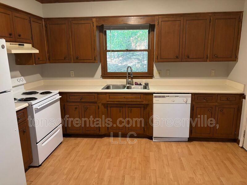 108 Red Wine Ct - Photo 5 of 13