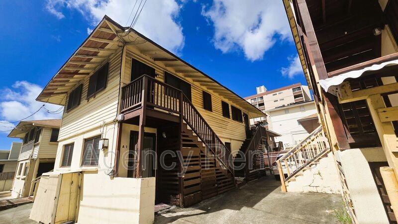 927 Spencer St #A1 - Photo 2 of 7