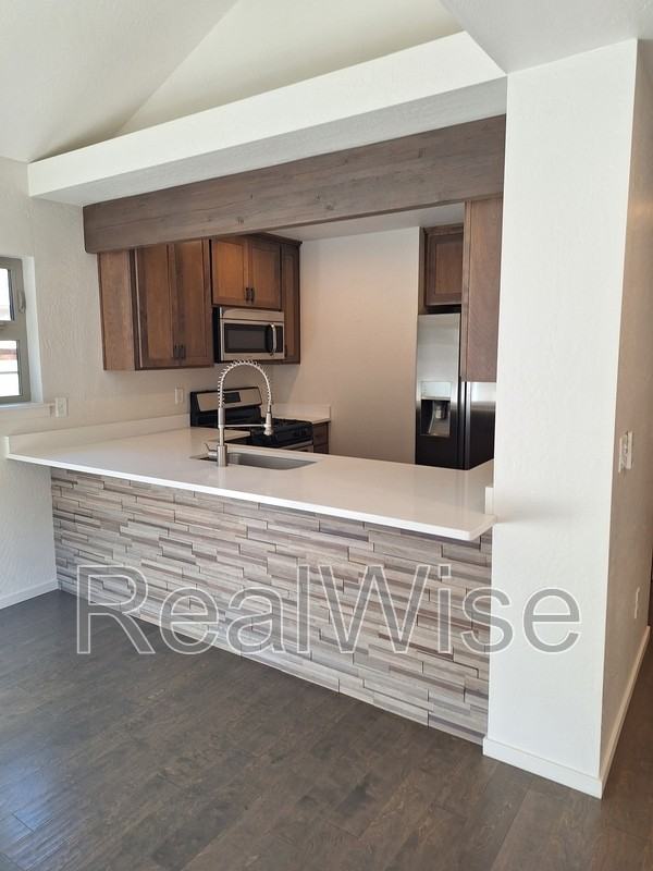 49 N Mountain Ave - Photo 4 of 20