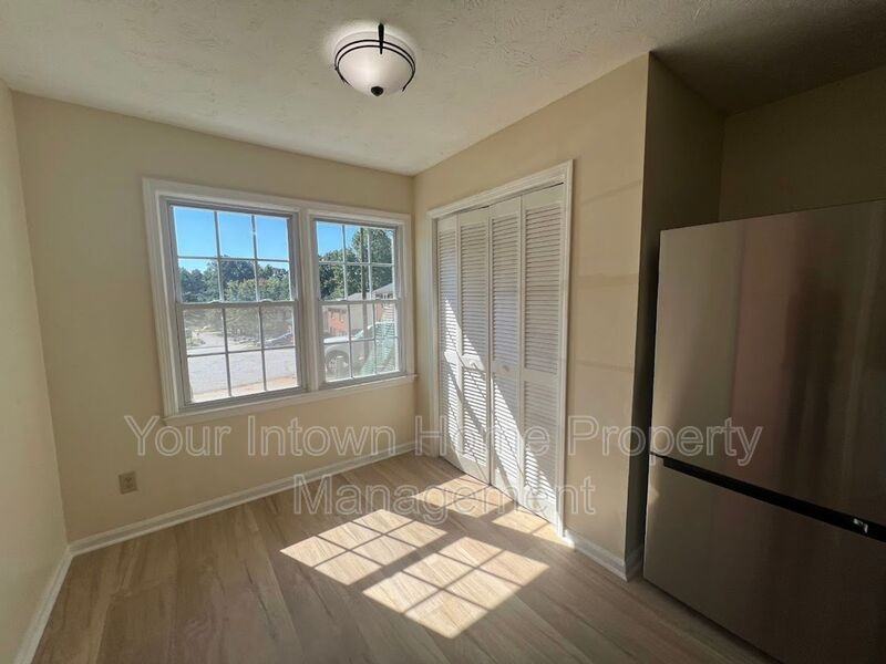5291 Ridge Forest Dr - Photo 3 of 16