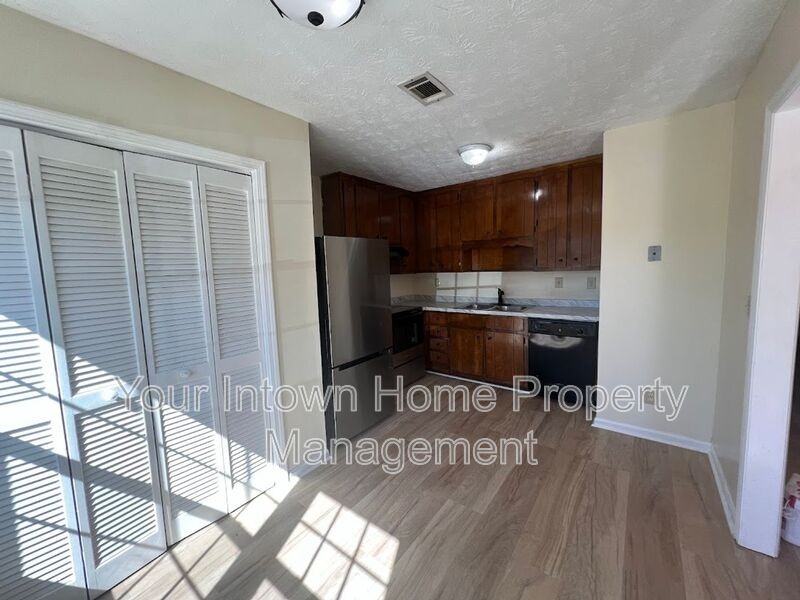 5291 Ridge Forest Dr - Photo 4 of 16